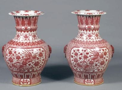 CHINE
Paire d'importants vases de forme balustre,...