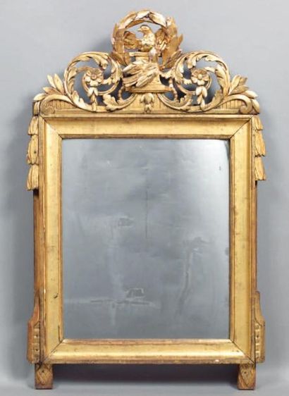 Miroir rectangulaire en bois doré,orné d'un...