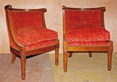 Suite de quatre fauteuils en acajou massif...