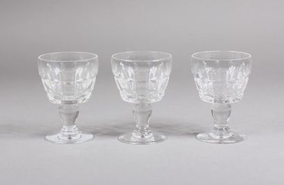 BACCARAT
Nine white wine glasses on a Piccadilly...