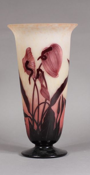 André DELATTE Nancy (c.1887-1953) Tulip
vase...