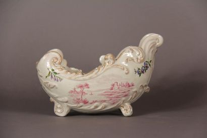 Emile GALLE (1846-1964)
Cache-pot ovale tripode...