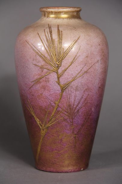 Non venu
MASSIER Clément (1844 - 1917)
Vase...