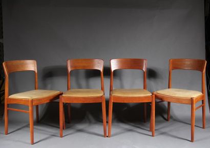 K S Danemark
Quatre chaises en teck, garniture...