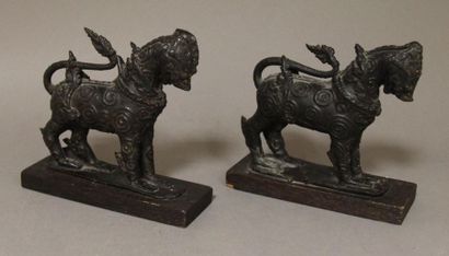 Non venu
Paire de sculptures en bronze patine...