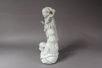 *Groupe en blanc de Chine, représentant les...