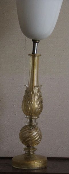 Pied de lampe en verre transparent moucheté...