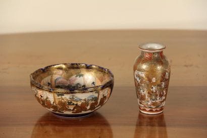 Petit vase et bol en faïence à décor de personnages,...