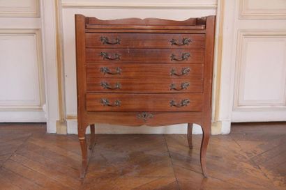 Argentier en bois naturel, style Louis XV
H...