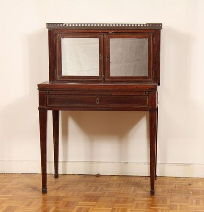 Bureau bonheur du jour en placage d'acajou,...