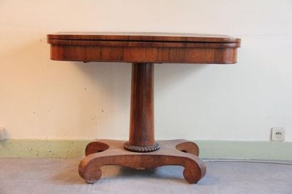Bureau à plateau portefeuille en placage...