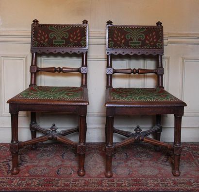 Paire de fauteuils en bois naturel garni...