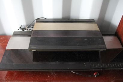 BANG OLUFSEN
- Bocenter 2200
- Bogramm CDX
-...