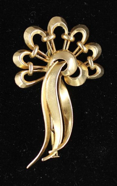 Broche en or jaune 18k, pds : 9,5 g.