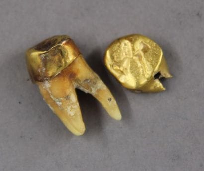 Gold plumbing, gross weight: 6.6 g.