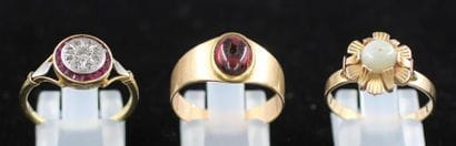 Three rings in 18k yellow gold decorated...