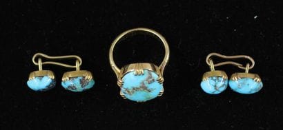 Ring and pair of cufflinks in 18k yellow...