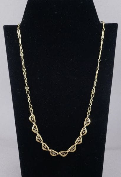 *Drapery necklace with filigree links in...