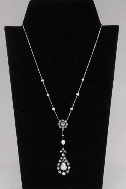 Collier articulé en or gris 750 millièmes...