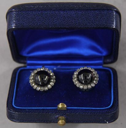 Paire de boucles d'oreilles, en or jaune...