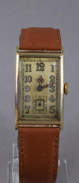 *OMEGA
Montre d'homme à boitier rectangulaire...