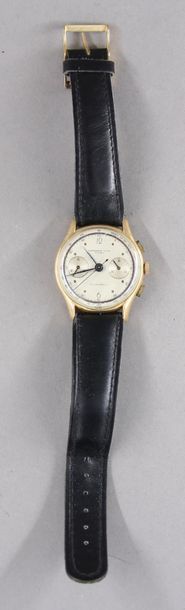 Chronographe suisse en or jaune 18k à boitier...