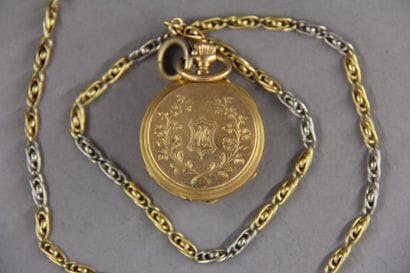 Montre de col en or jaune 18k, fond gravé...