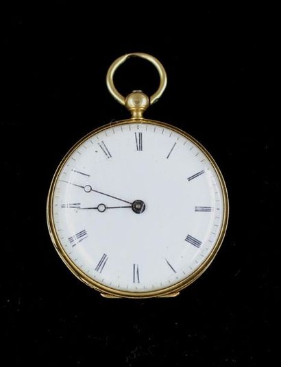 Montre de col en or jaune 18k gravée de feuillage,...