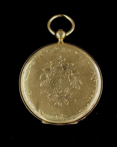 Montre de col en or jaune 18k gravée de feuillage,...
