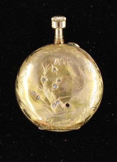 Montre de col en or jaune 18k gravée d'une...