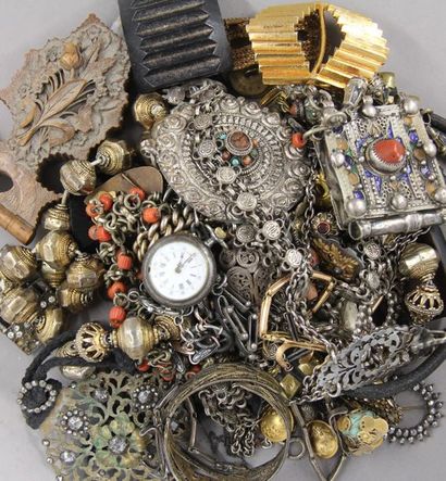 Lot de bijoux fantaisies