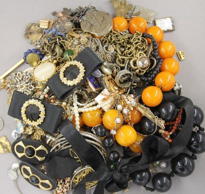 Lot de bijoux fantaisies
