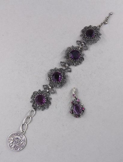 Bracelet et pendentif en métal argenté et...