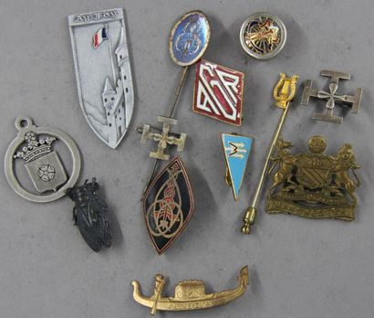 Lot d'insignes
