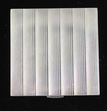 Poudrier carré en argent 950°/°°, pds brut...