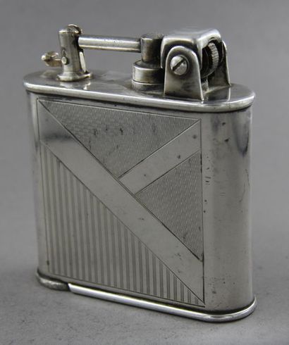 LANCEL
Briquet de table automatique en métal...