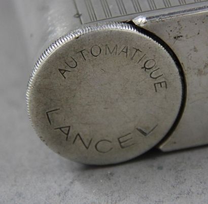 LANCEL
Briquet de table automatique en métal...