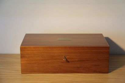 DUNHILL Paris
Cave à cigares en bois naturel
H...