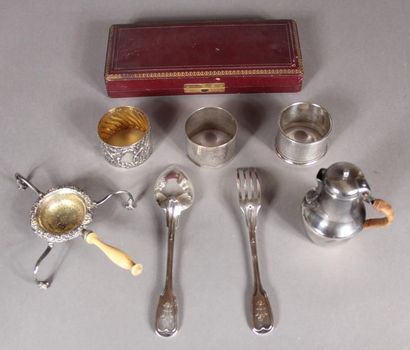 *Lot en argent 950°/°° :
- Trois ronds de...