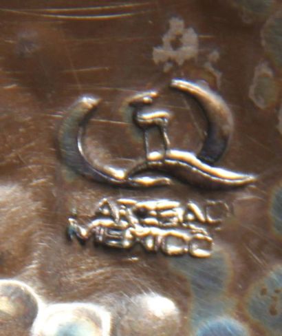 Lot en argent étranger :
- Deux gobelets...