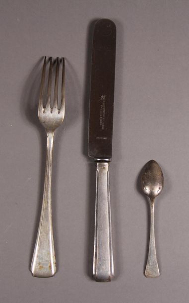 Lot de couverts dépareillés en argent 800°/°°...