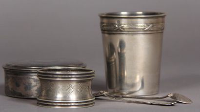Lot en argent 950°/°° :
- Timbale, pds :...