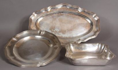 Un plat ovale, un plat rond et une banette...
