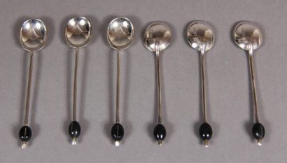 Six cuillers à moka en argent 925°/°° et...