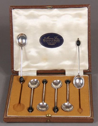 Six cuillers à moka en argent 925°/°° et...