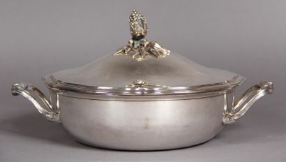 CHRISTOFLE
Légumier couvert à deux anses...