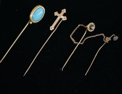 *Three 18k yellow gold tie pins, white stones,...