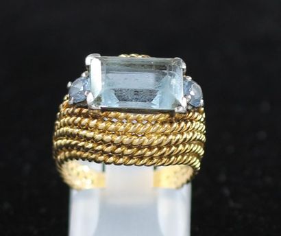 Bague en or jaune 18k et platine sertie de...