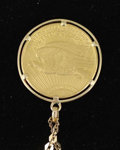 Pendentif orné d'une pièce de 20 dollars...
