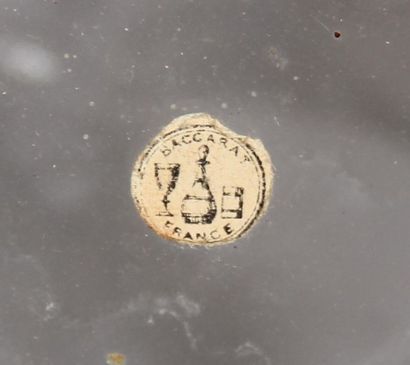 *Lot de six carafes et un flacon dépareillés...
